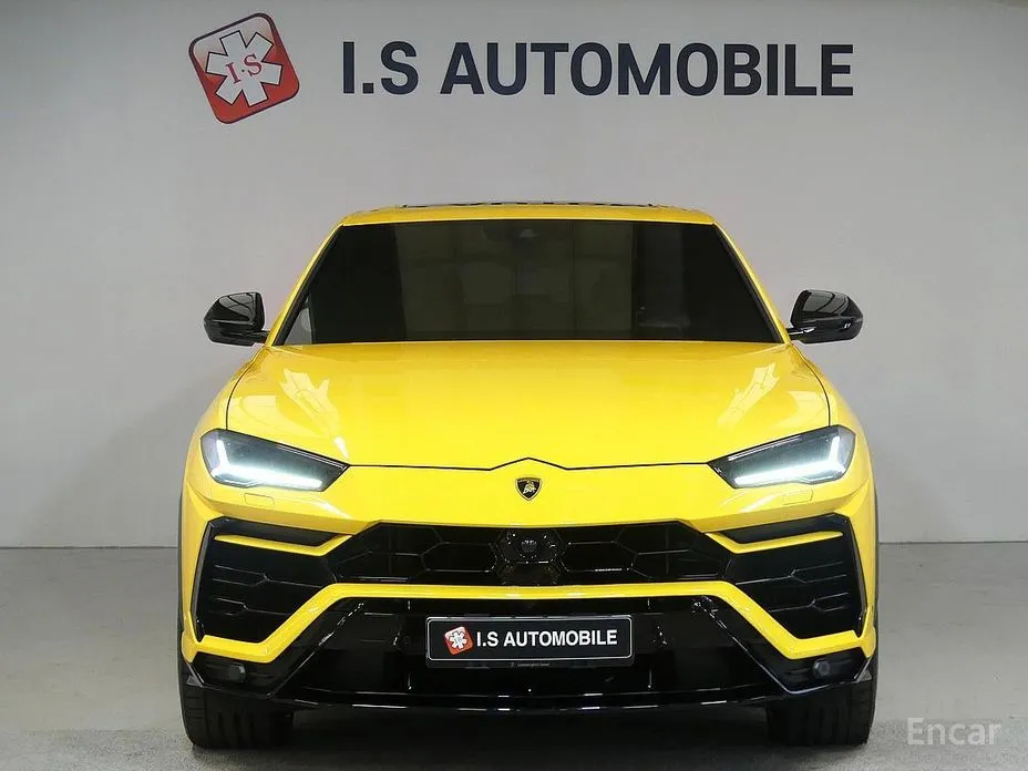 Фото 1 - Lamborghini Urus