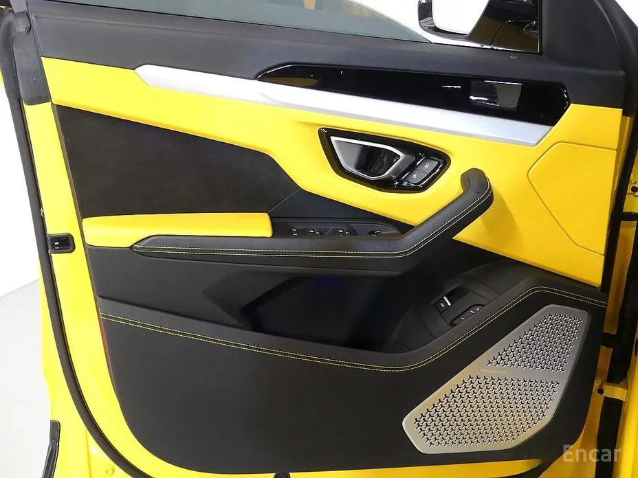 Фото 10 - Lamborghini Urus