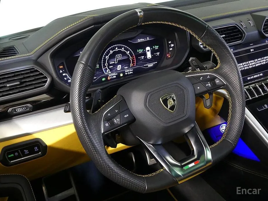 Фото 12 - Lamborghini Urus