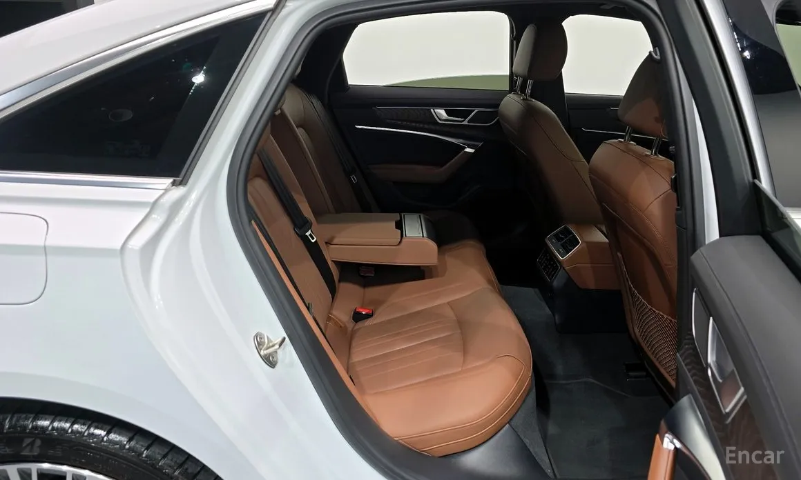 Фото 12 - Audi A6