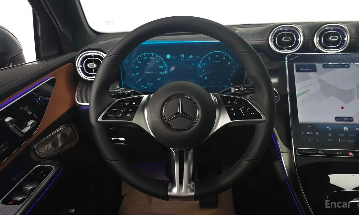 Фото 13 - Mercedes-Benz GLC-Class