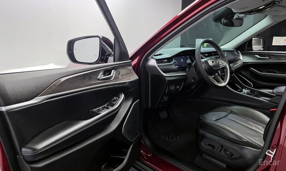 Фото 11 - Jeep Cherokee