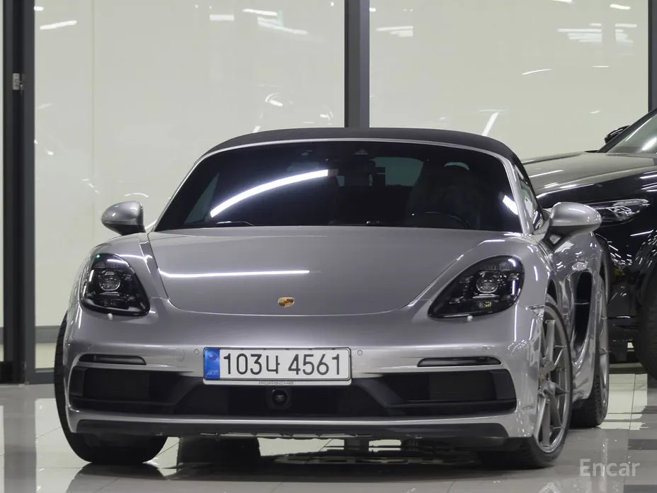 Фото 1 - Porsche 718