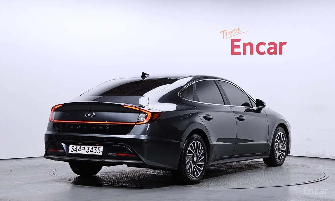 Фото 2 - Hyundai Sonata