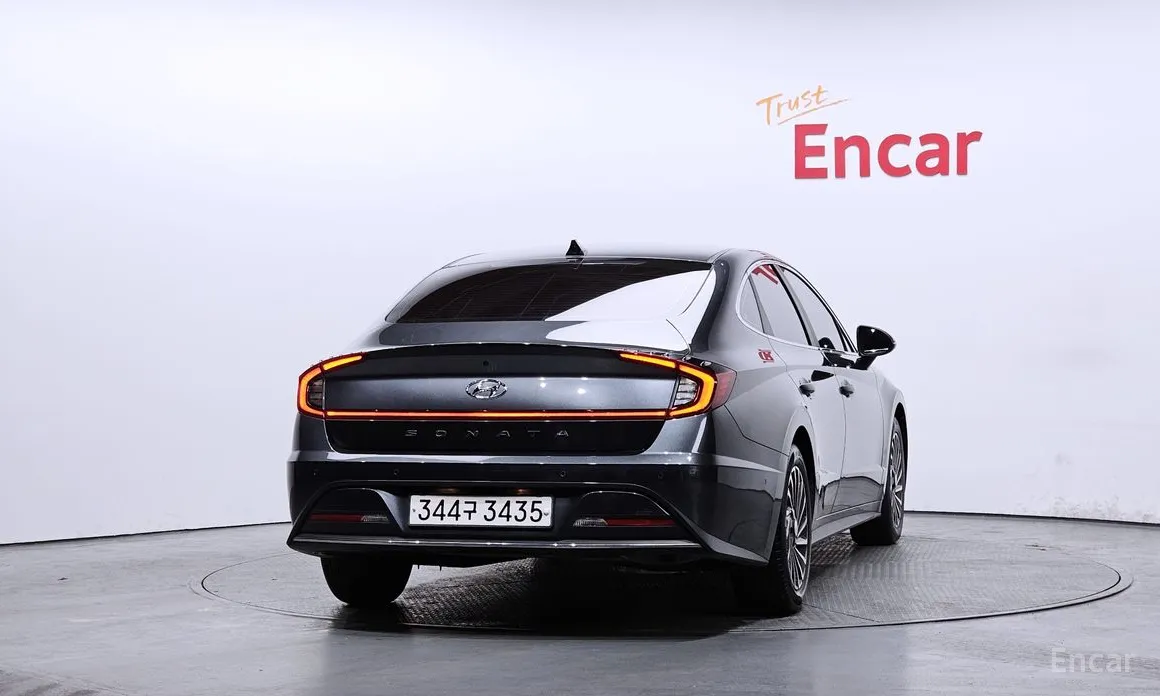 Фото 4 - Hyundai Sonata