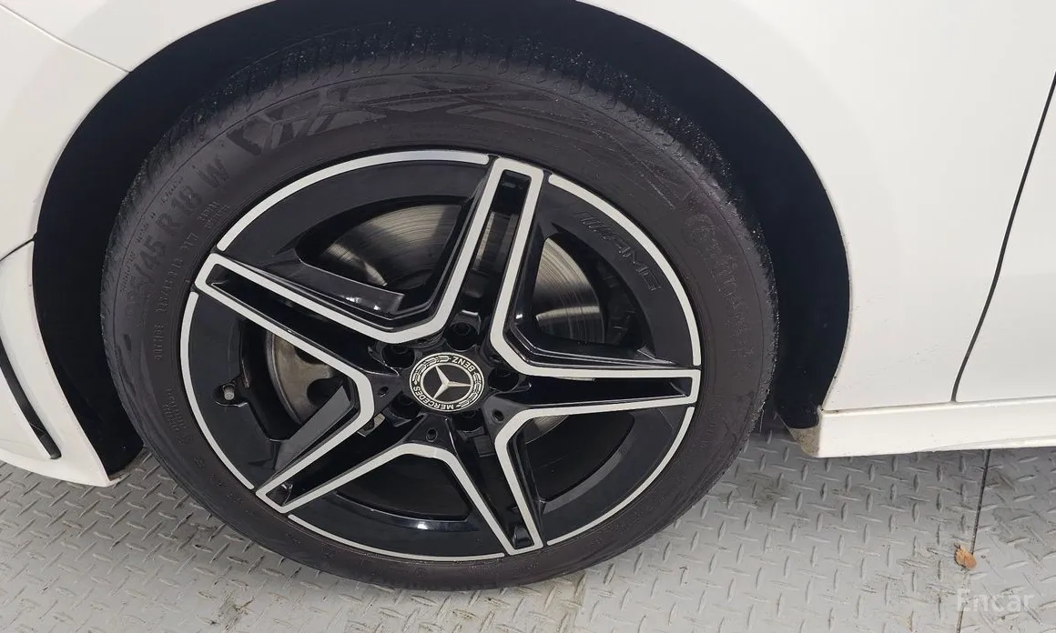 Фото 5 - Mercedes-Benz CLA-Class