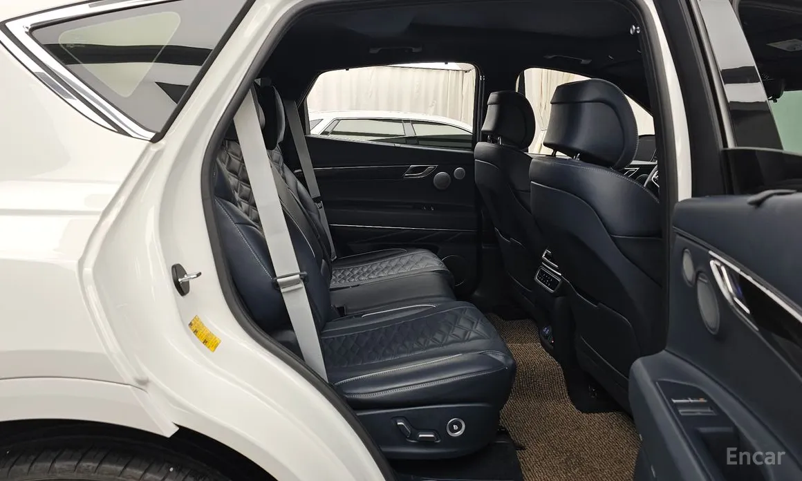 Фото 12 - Genesis GV80