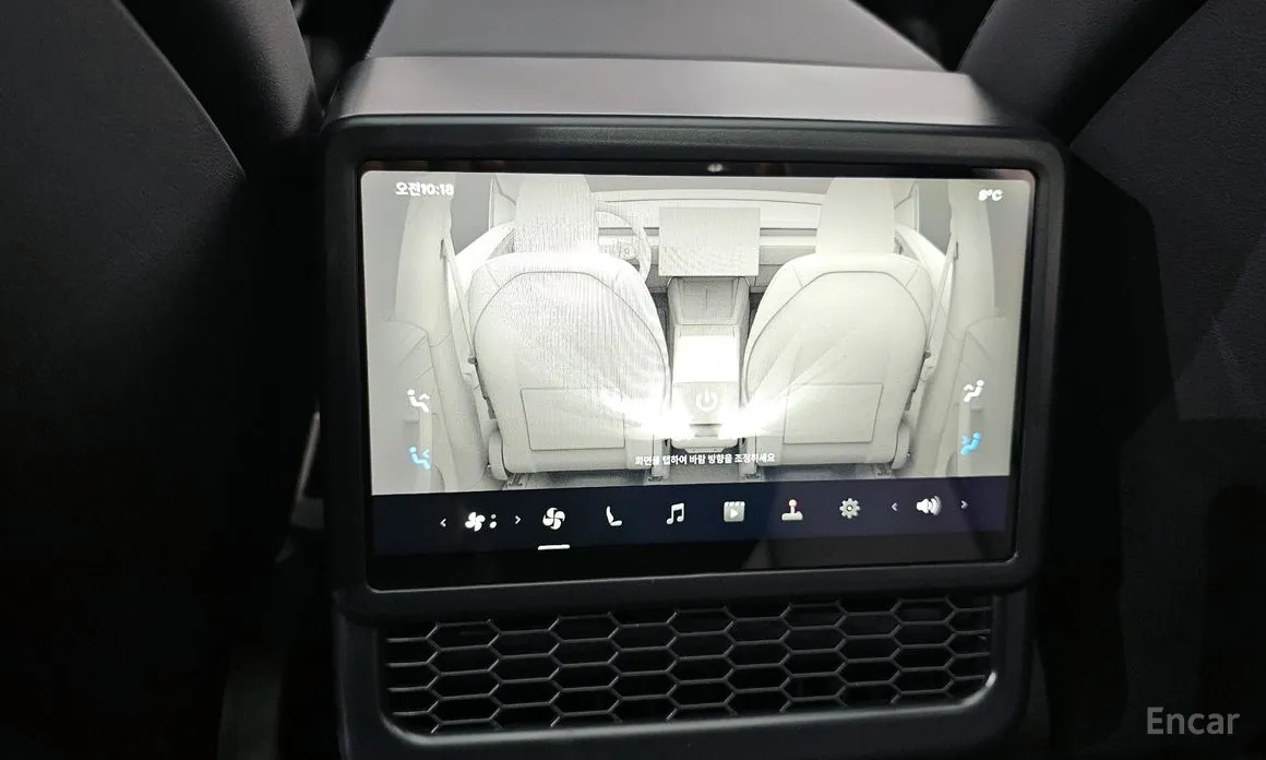 Фото 17 - Tesla Model Y