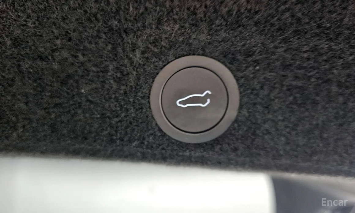 Фото 18 - Tesla Model Y