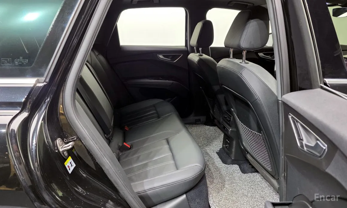 Фото 12 - Audi Q4 e-tron