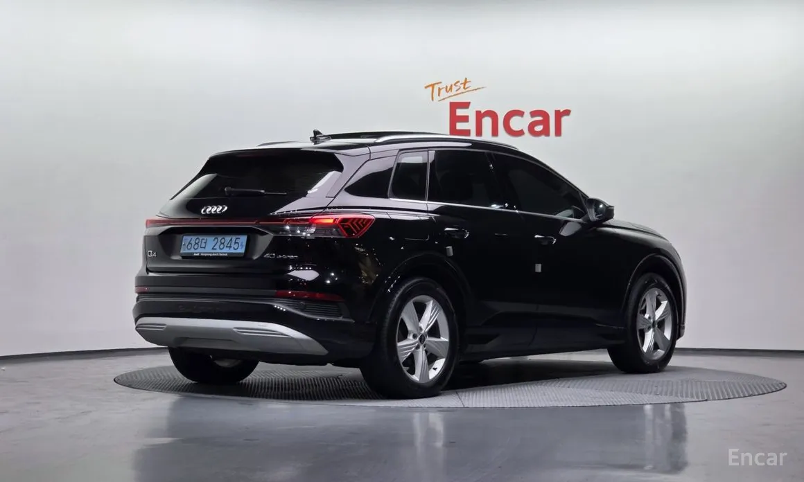 Фото 2 - Audi Q4 e-tron