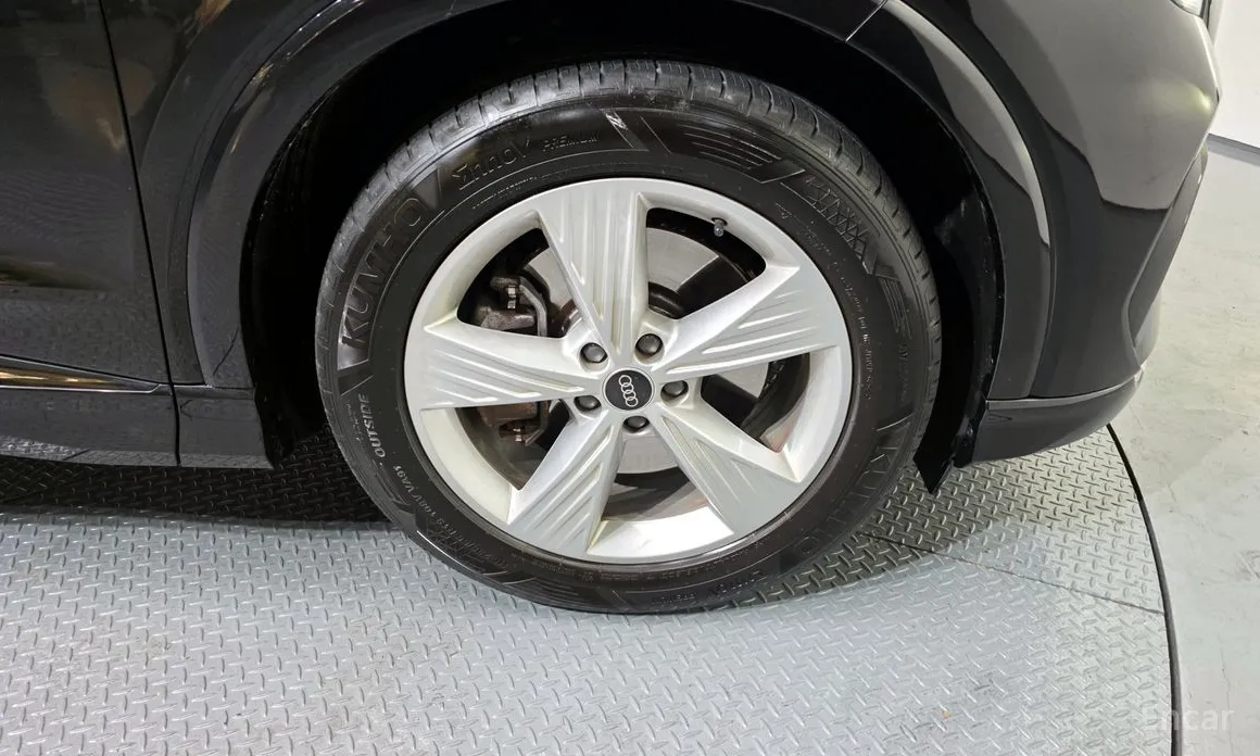 Фото 5 - Audi Q4 e-tron