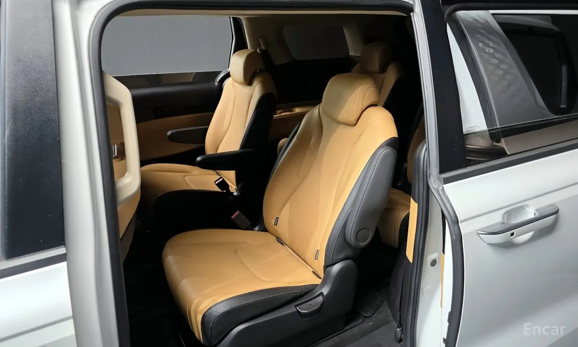 Фото 11 - Kia Carnival