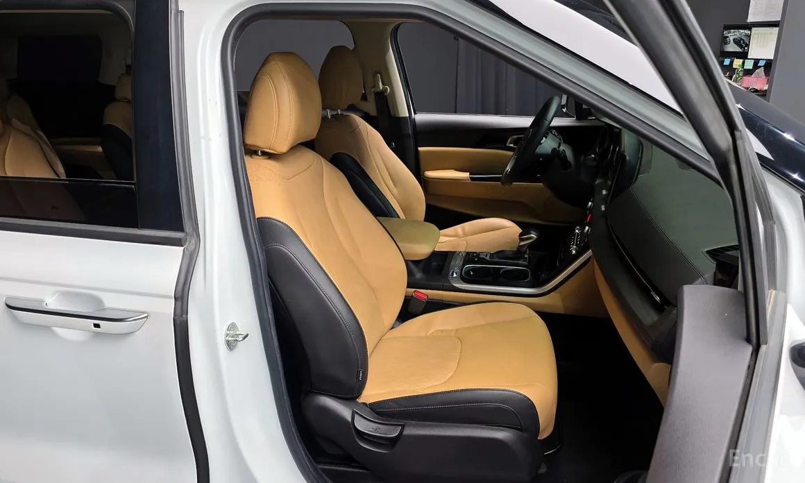 Фото 12 - Kia Carnival