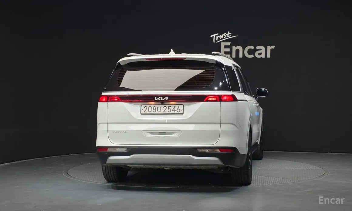 Фото 4 - Kia Carnival