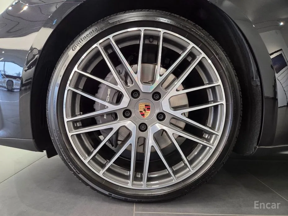 Фото 5 - Porsche Panamera