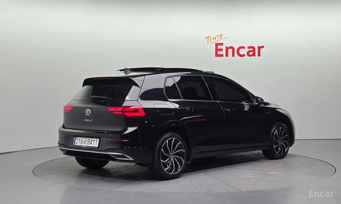 Фото 2 - Volkswagen Golf