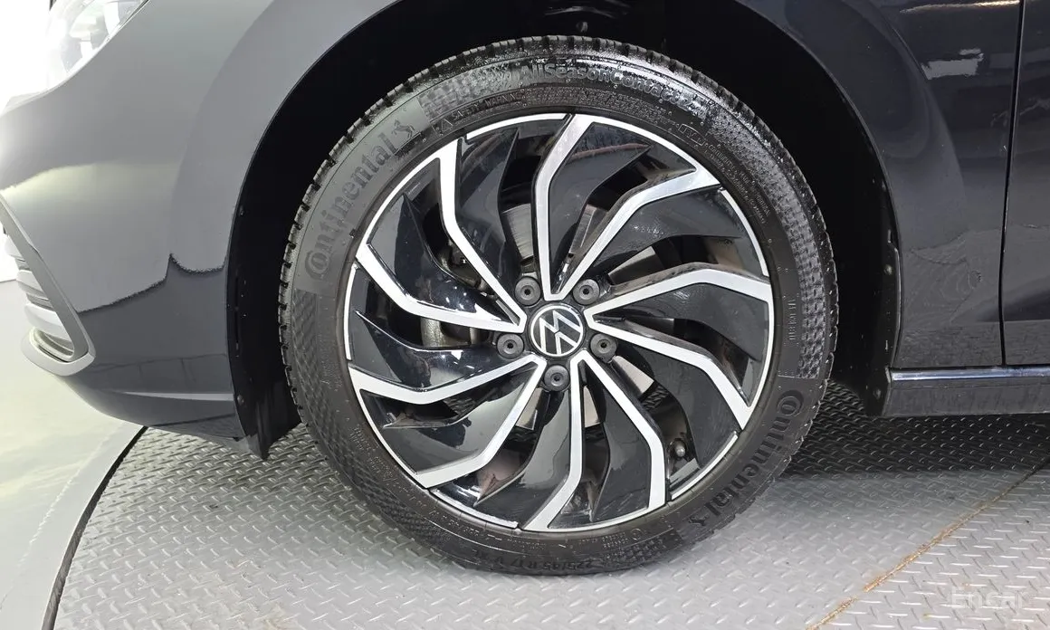 Фото 5 - Volkswagen Golf