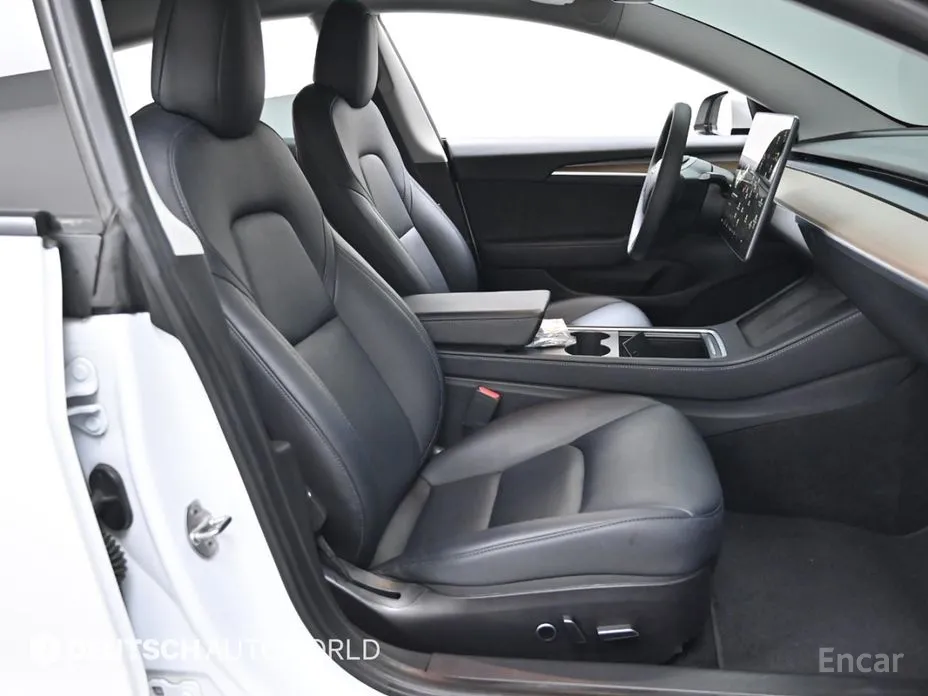 Фото 10 - Tesla Model 3