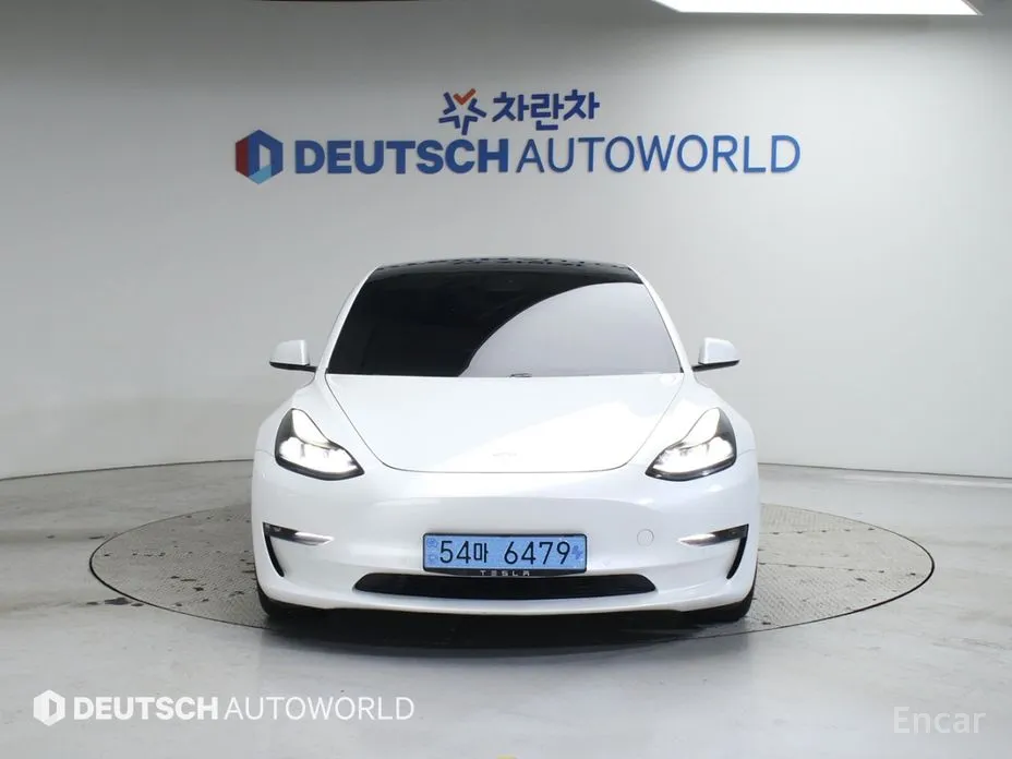 Фото 3 - Tesla Model 3