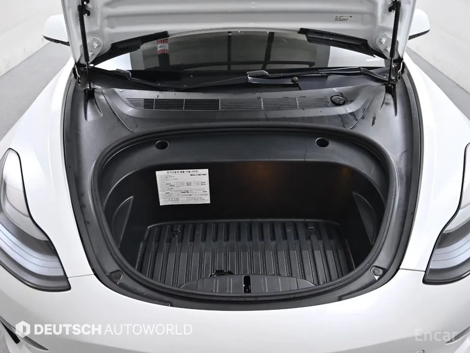 Фото 6 - Tesla Model 3