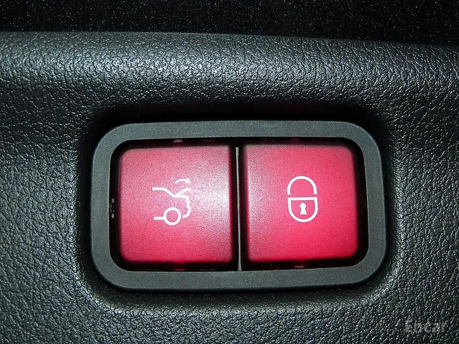 Фото 17 - Mercedes-Benz C-Class