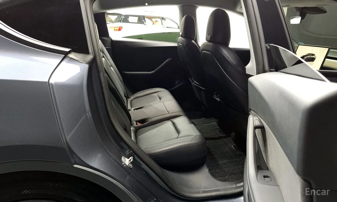 Фото 12 - Tesla Model Y