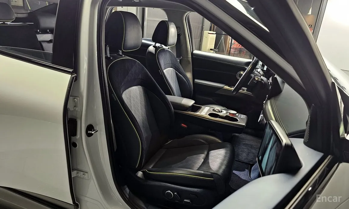 Фото 12 - Genesis GV60