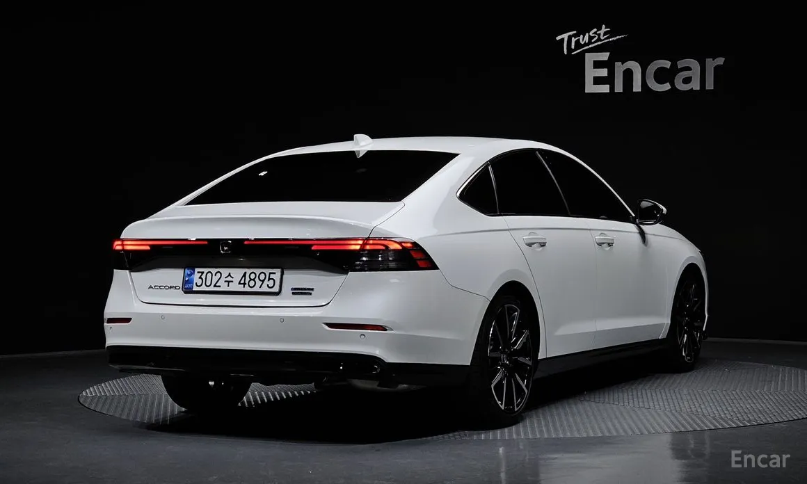 Фото 2 - Honda Accord