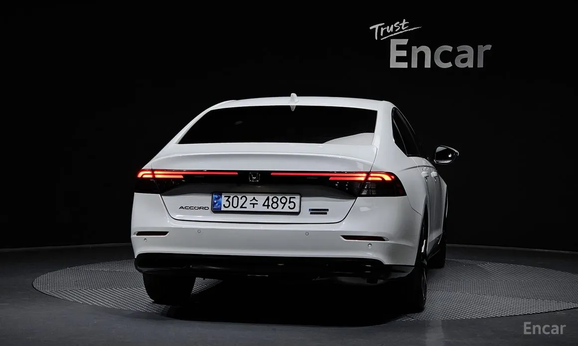 Фото 4 - Honda Accord