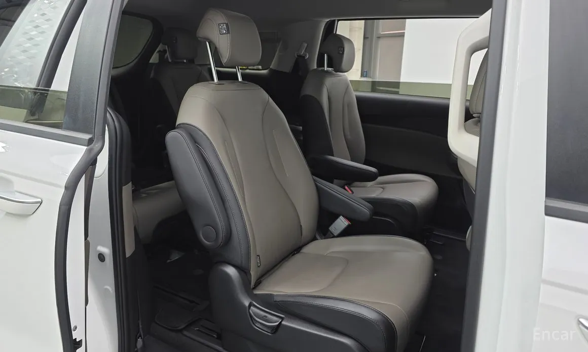 Фото 12 - Kia Carnival