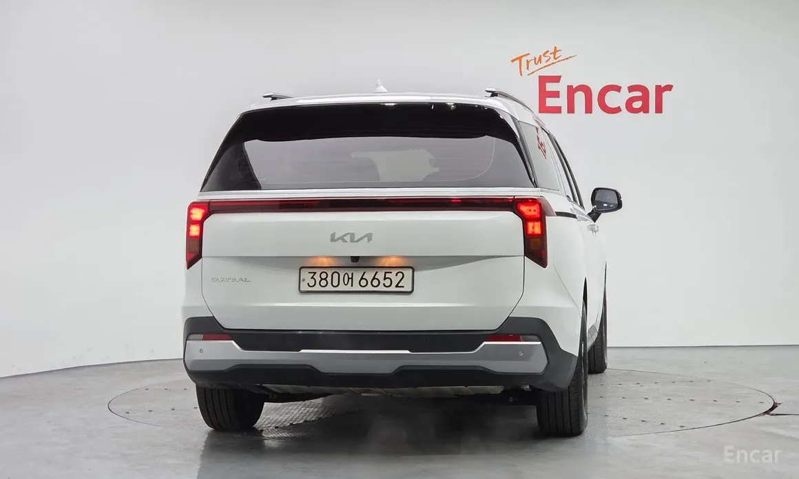 Фото 4 - Kia Carnival