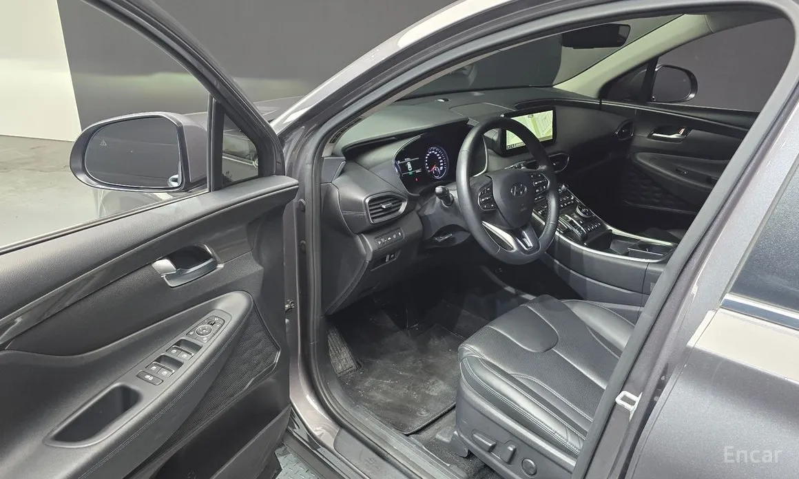 Фото 10 - Hyundai Santa Fe