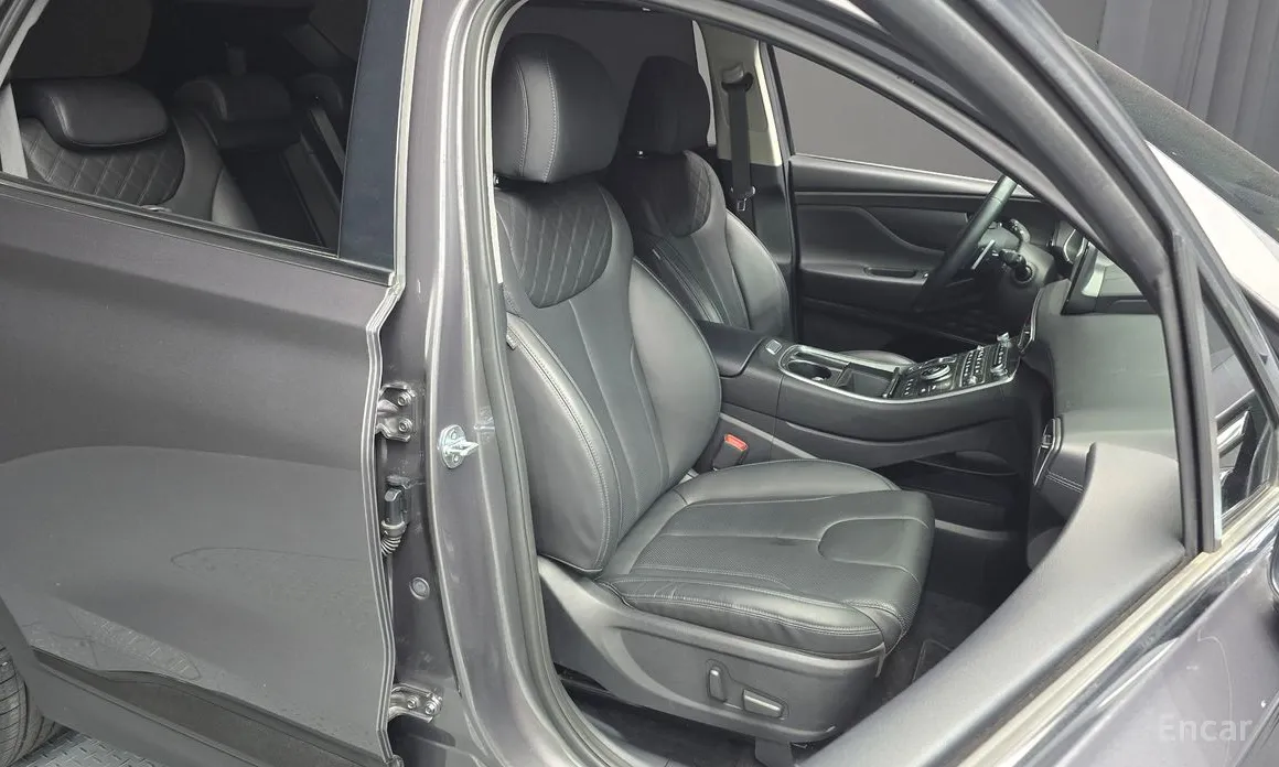 Фото 12 - Hyundai Santa Fe