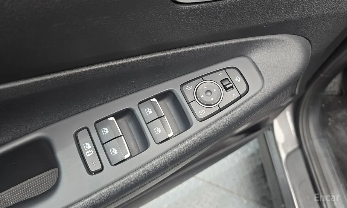 Фото 14 - Hyundai Santa Fe