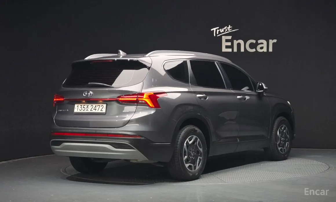 Фото 2 - Hyundai Santa Fe