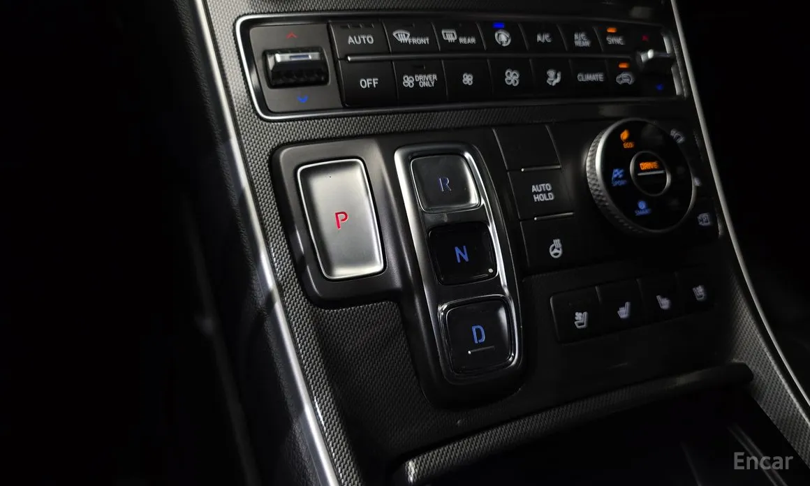 Фото 9 - Hyundai Santa Fe