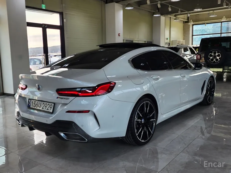 Фото 3 - BMW 8 Series