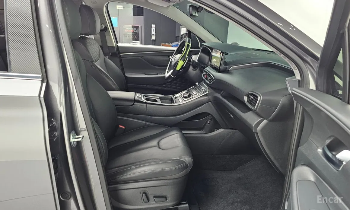 Фото 11 - Hyundai Santa Fe