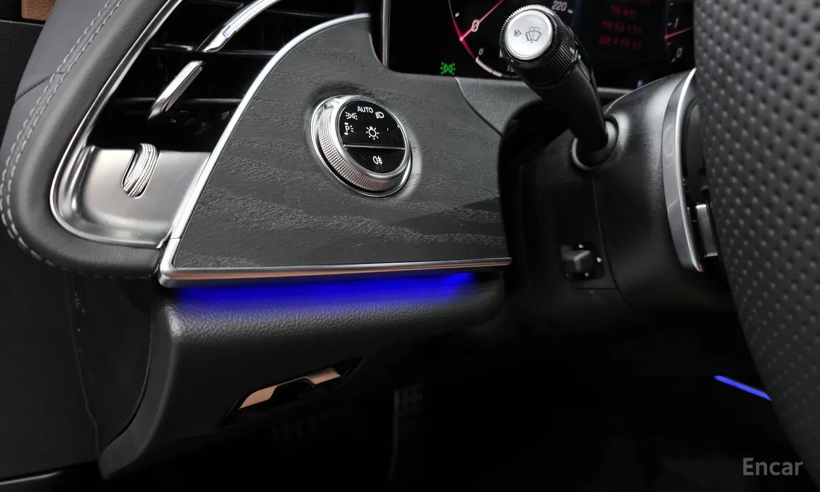 Фото 16 - Mercedes-Benz E-Class