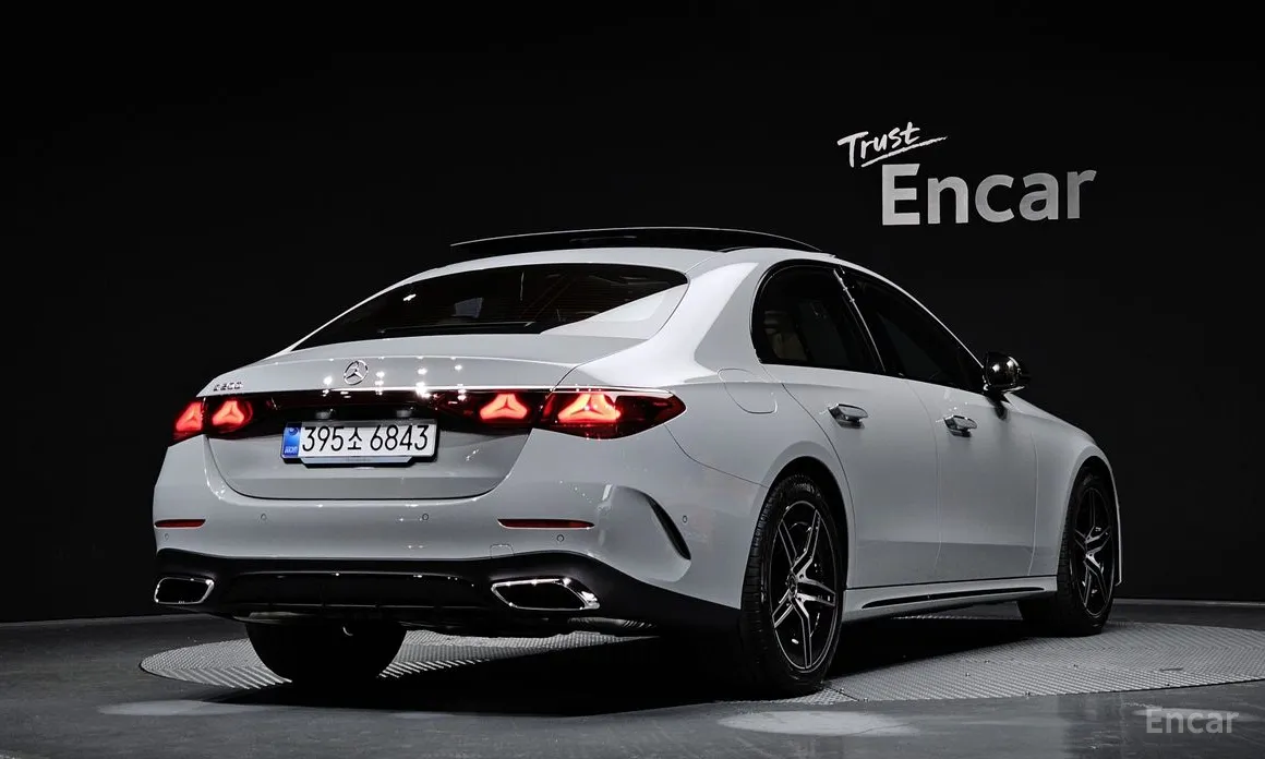 Фото 2 - Mercedes-Benz E-Class