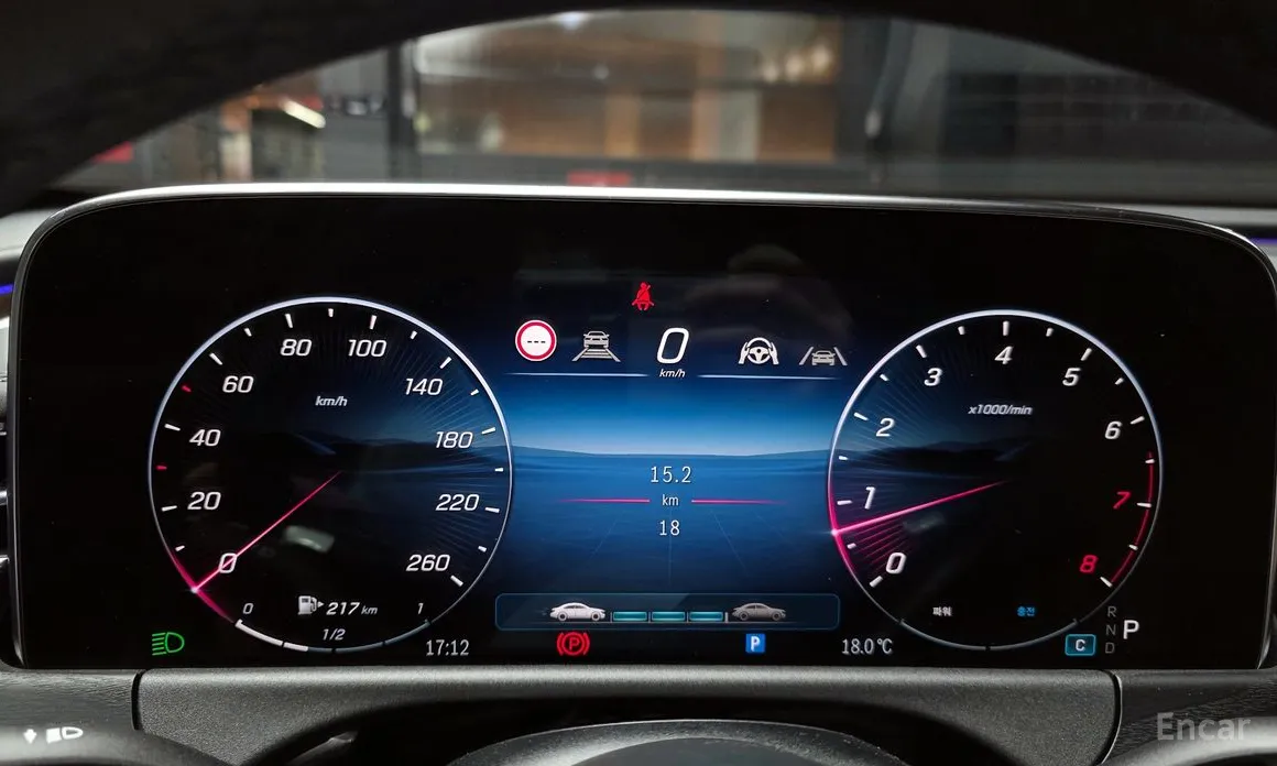 Фото 8 - Mercedes-Benz E-Class