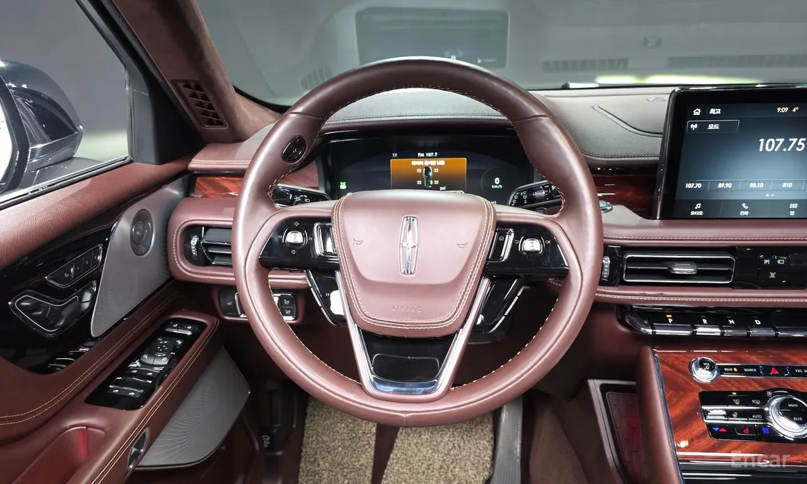 Фото 6 - Lincoln Aviator