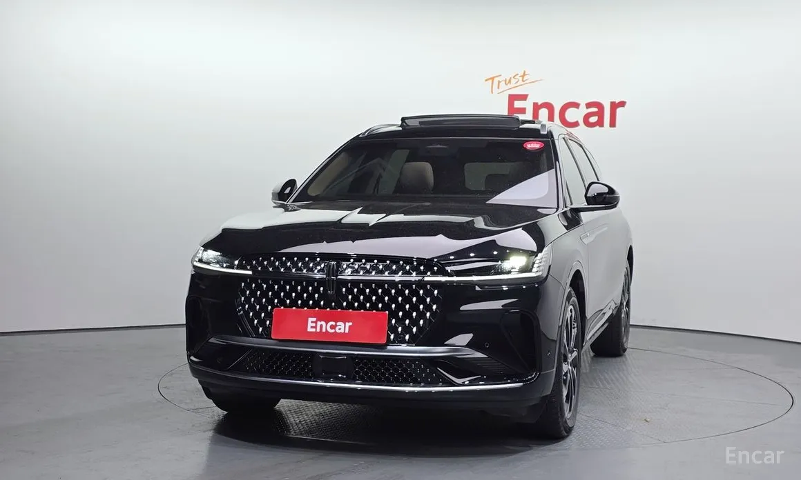 Фото 3 - Lincoln Nautilus