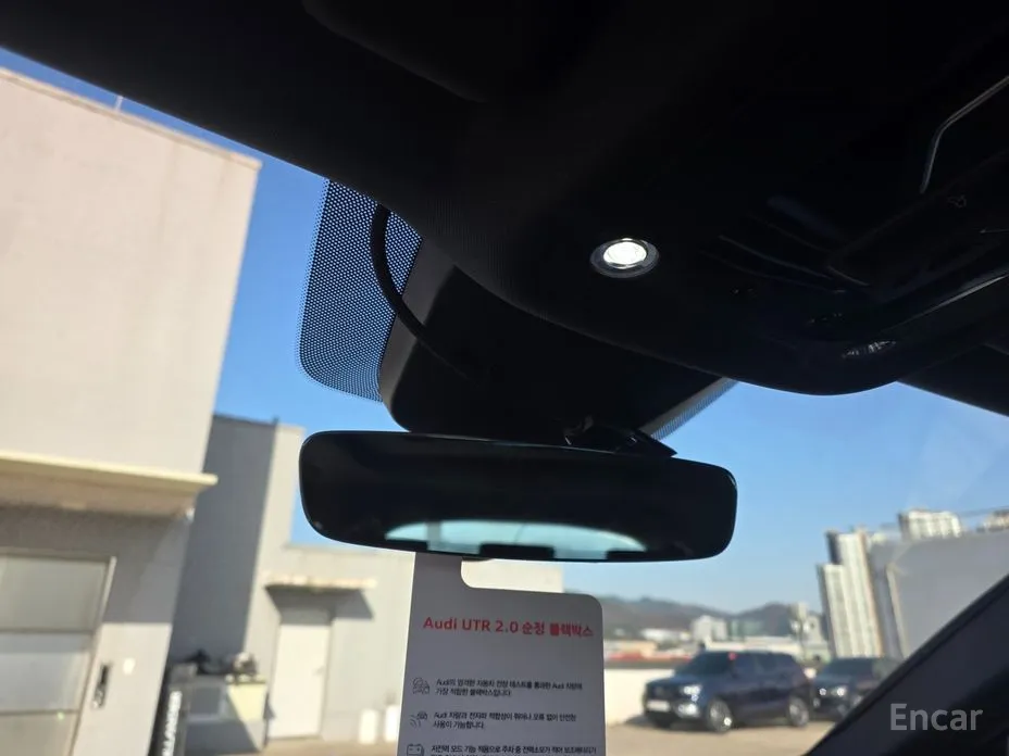 Фото 10 - Audi Q8