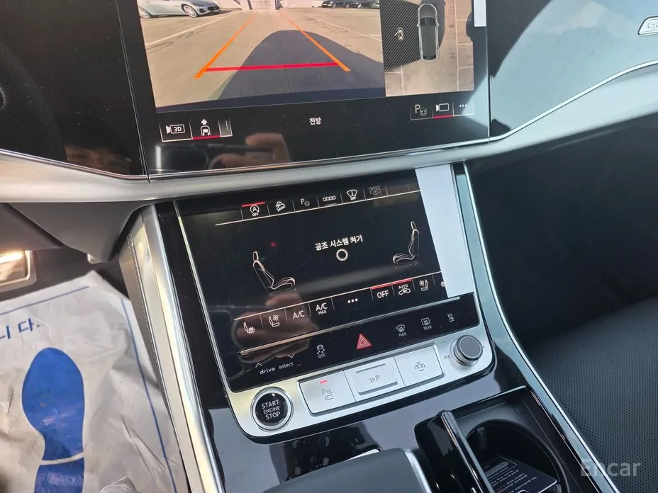 Фото 12 - Audi Q8