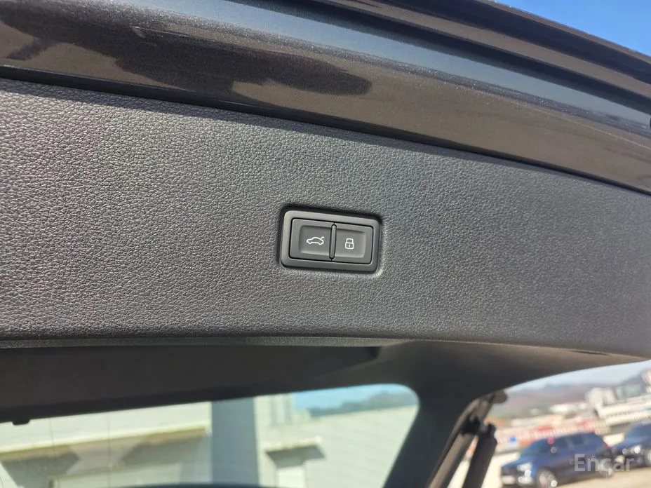 Фото 20 - Audi Q8