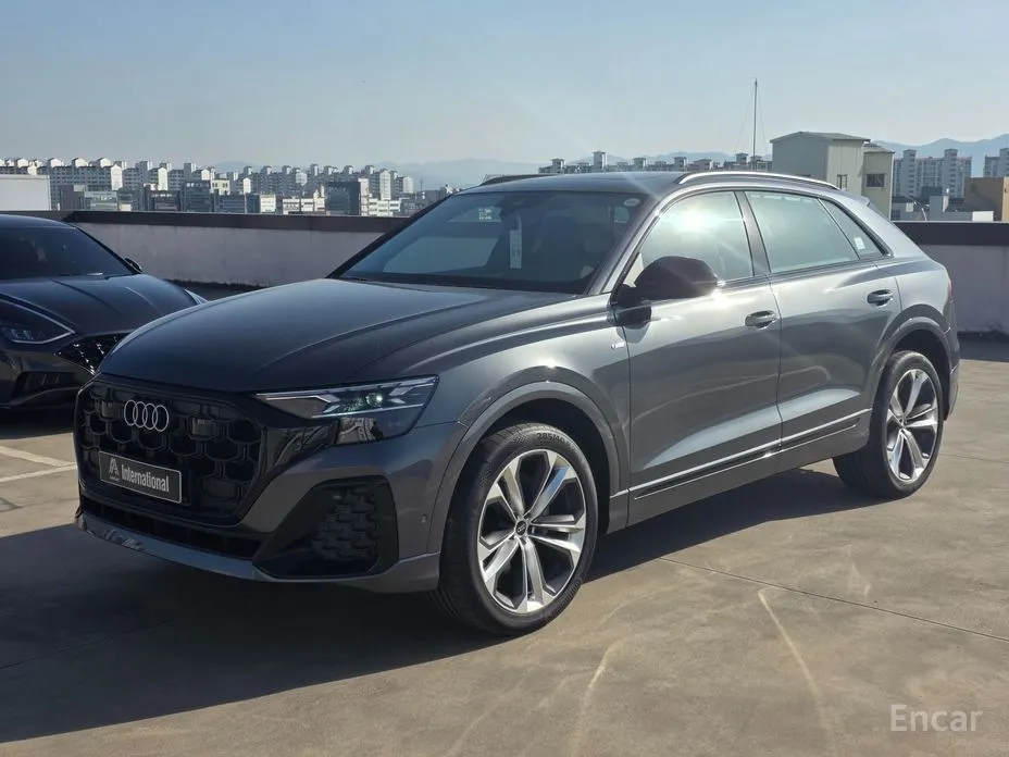Фото 3 - Audi Q8