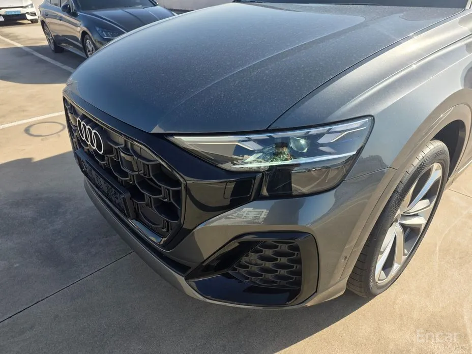 Фото 5 - Audi Q8