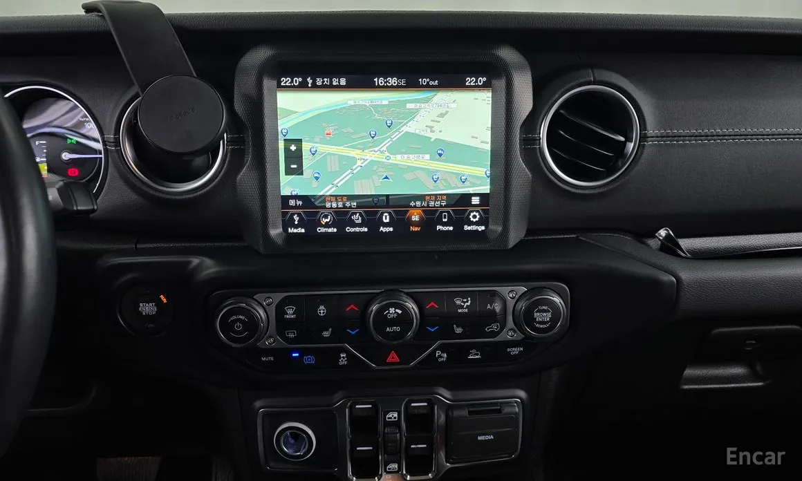 Фото 14 - Jeep Wrangler